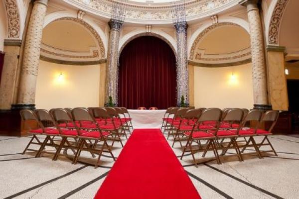 Image of Hull City Hall in wedding mode